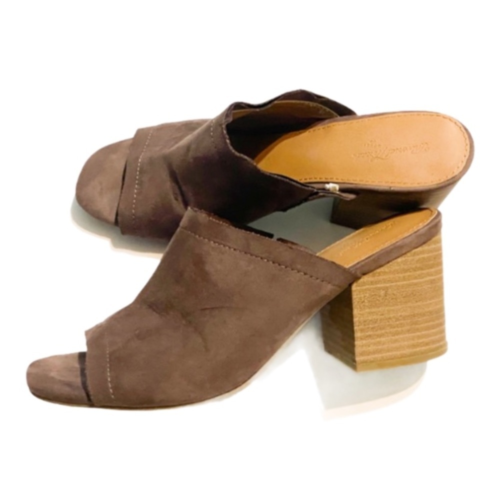 Universal Thread Norelle Microsuede Brown Mule 7.5